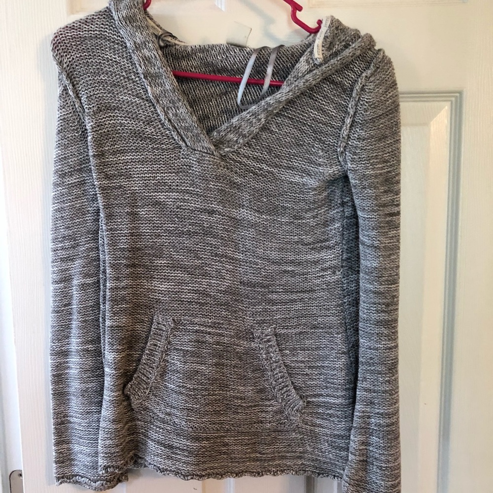 Lightweight hooded sweater